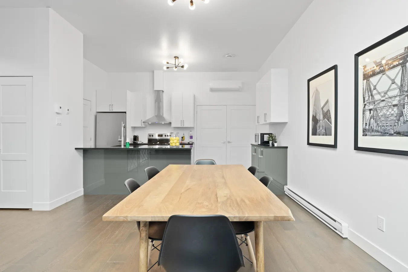 Little Italy - Modern and Cozy 2bdr near St-Hubert Plaza - Unit 201 10