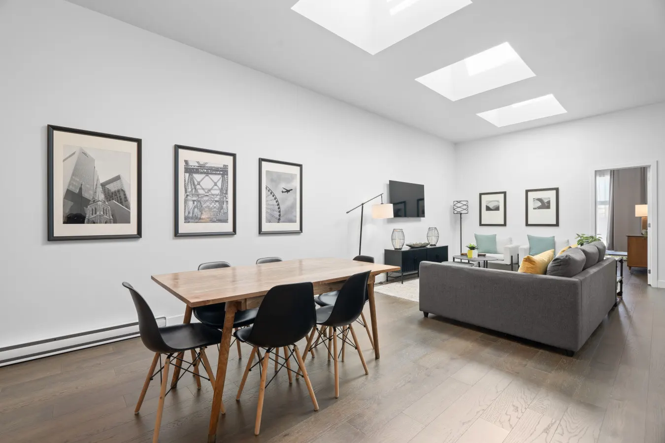 Little Italy - Modern and Cozy 2bdr near St-Hubert Plaza - Unit 201 12