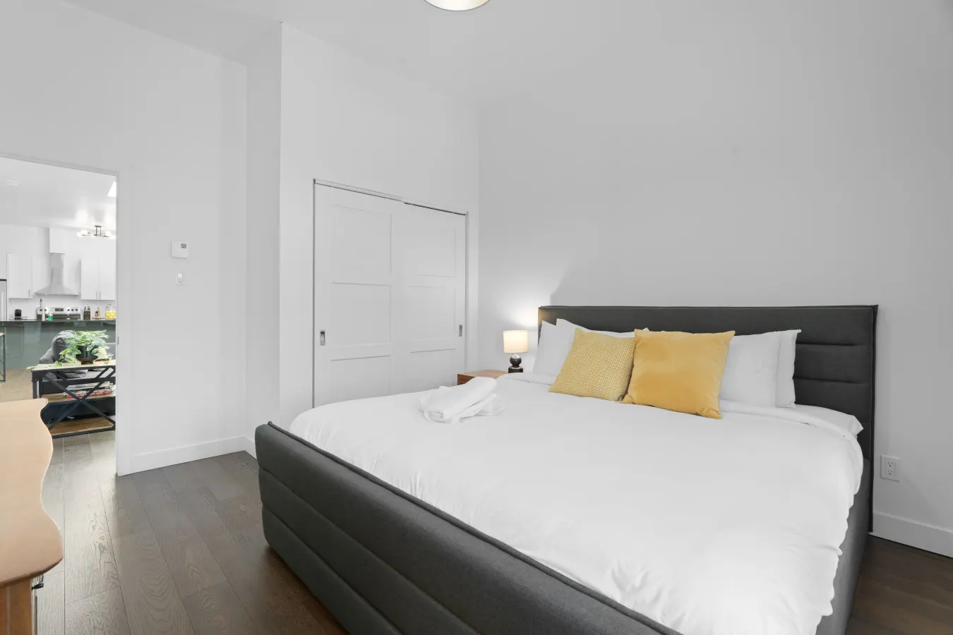 Little Italy - Modern and Cozy 2bdr near St-Hubert Plaza - Unit 201 13