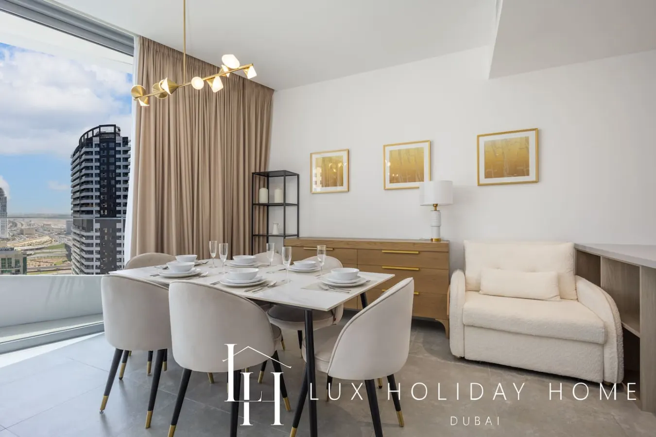 LUX The Dubai Marina Skyline Suite 2 10
