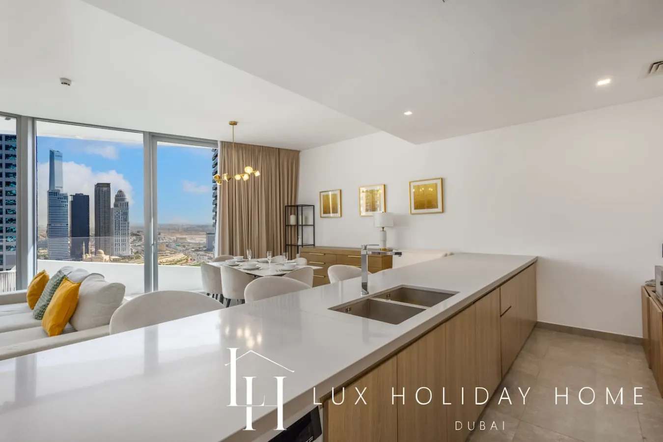 LUX The Dubai Marina Skyline Suite 2 13