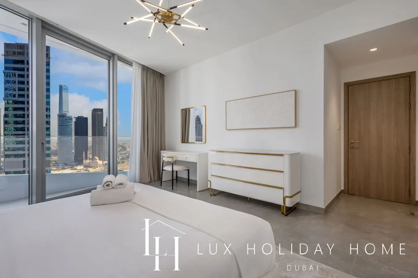 LUX The Dubai Marina Skyline Suite 2 16
