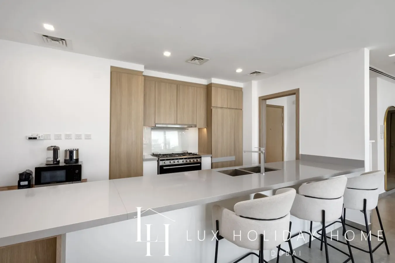LUX The Dubai Marina Skyline Suite 2 3