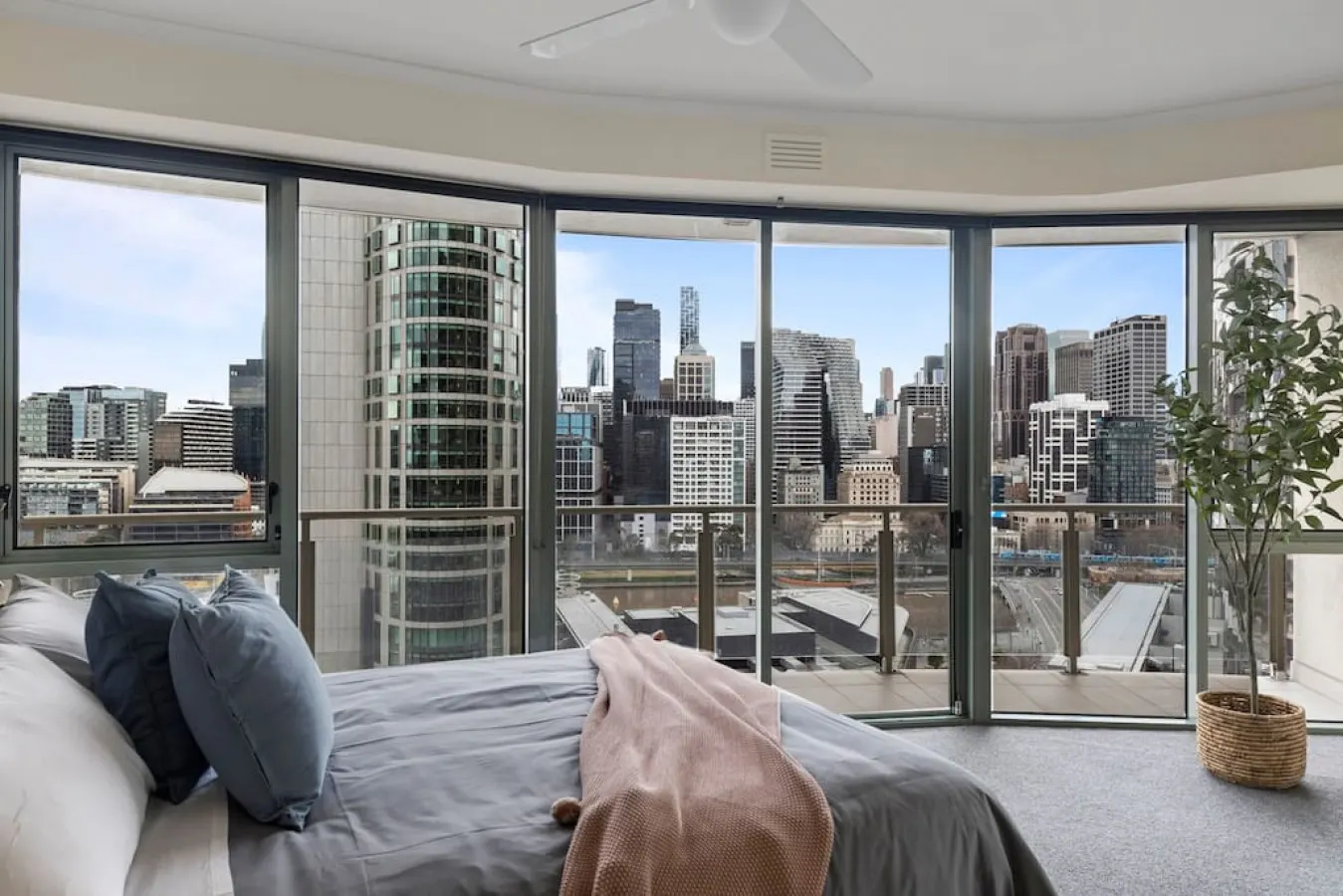 Eve 3 Bed, 2 Bath, Penthouse Style Apartment 13