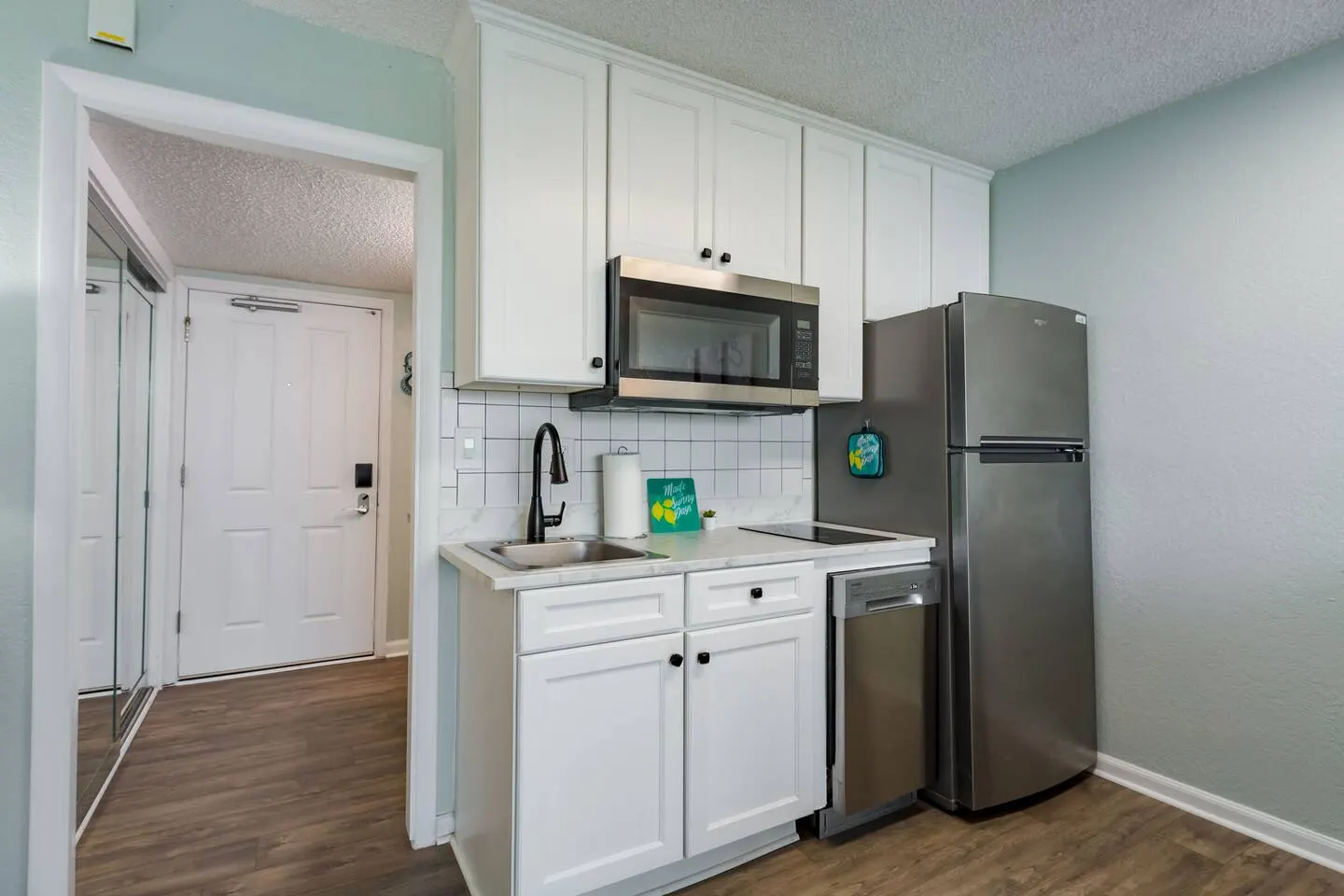 Treasure Island Oceanfront Condo King & Balcony 9
