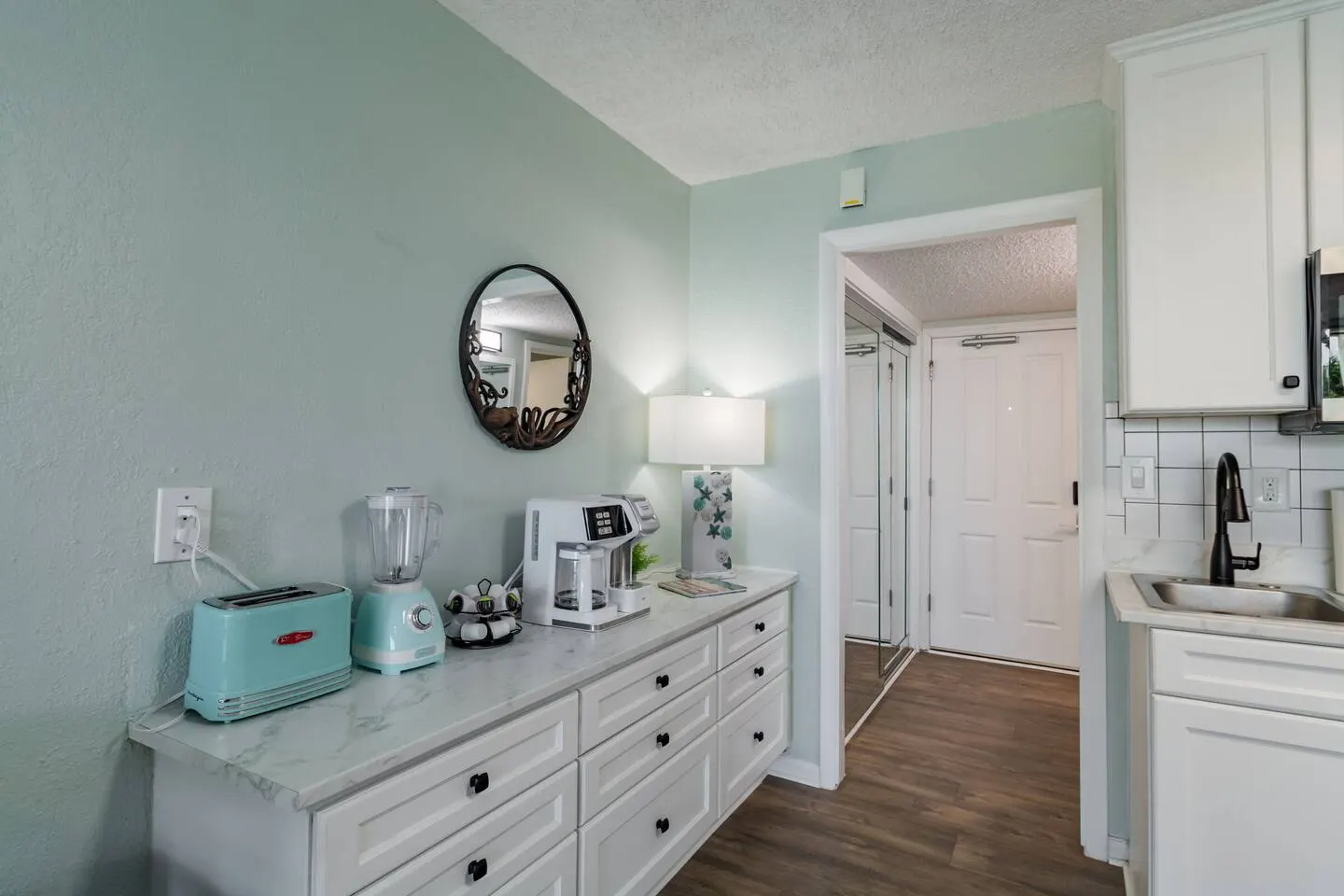 Treasure Island Oceanfront Condo King & Balcony 10