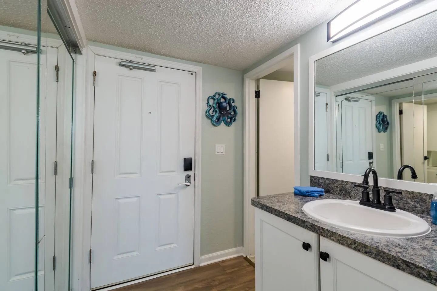 Treasure Island Oceanfront Condo King & Balcony 12