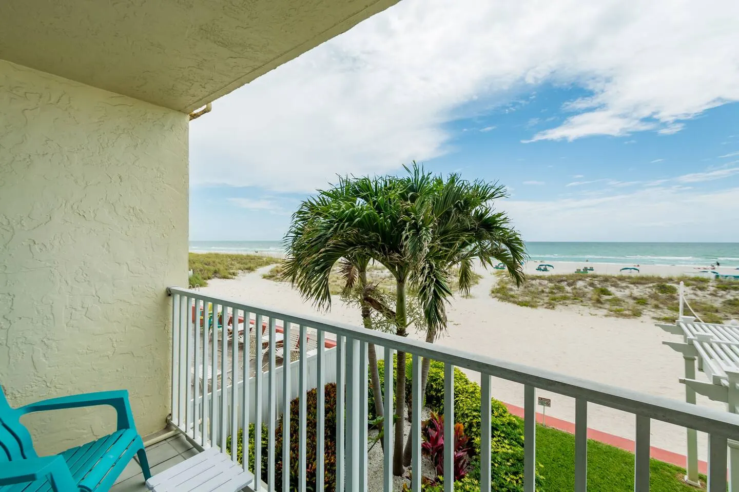 Treasure Island Oceanfront Condo King & Balcony 14