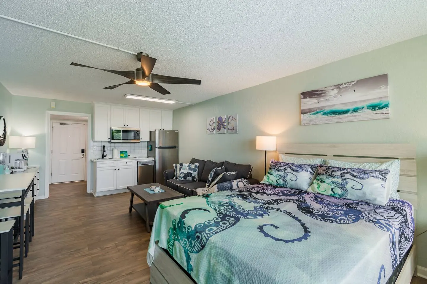 Treasure Island Oceanfront Condo King & Balcony 6