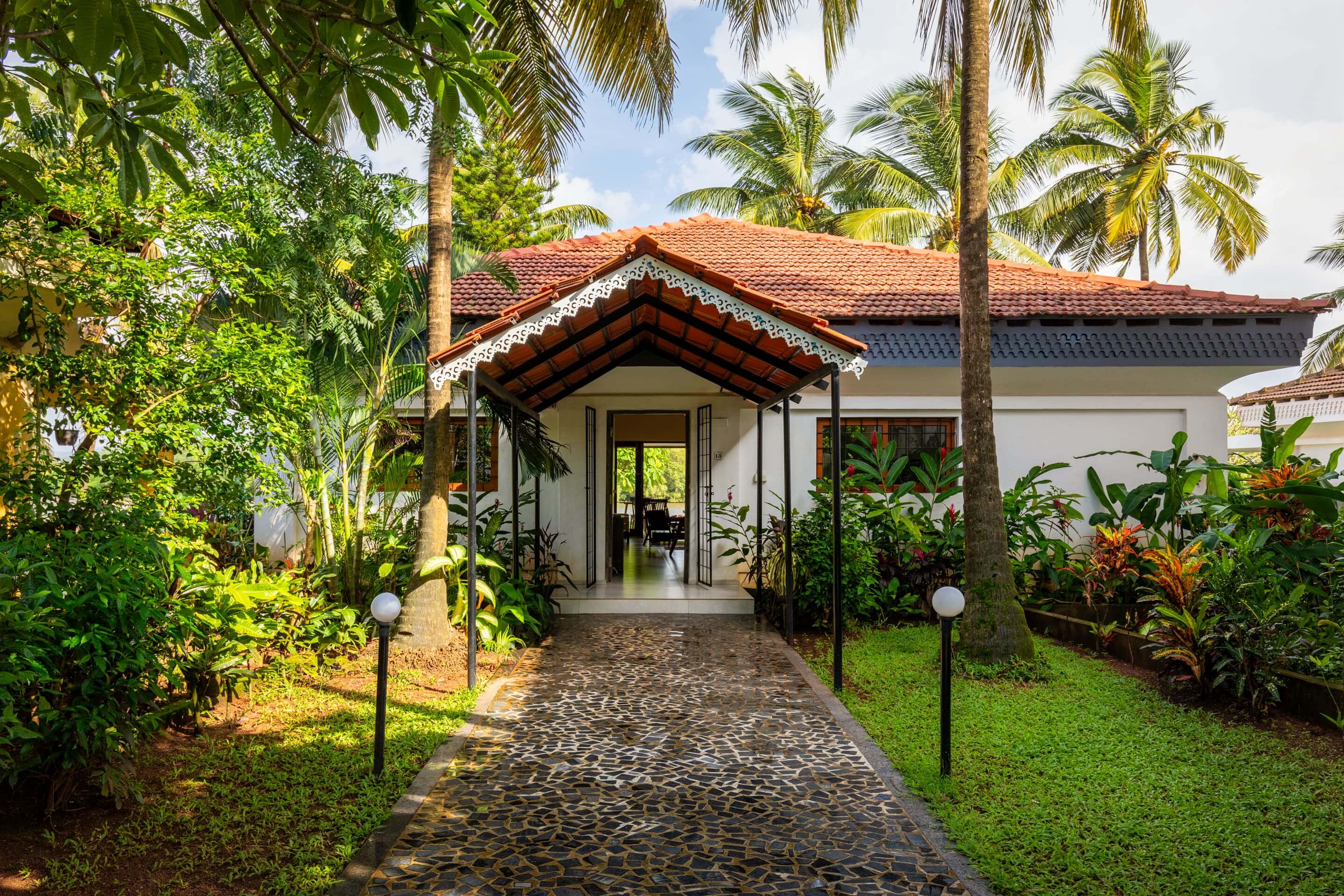 Villa Anand\nAt Luisa by the sea 16