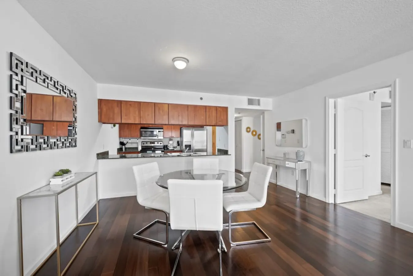 Superb unit, centrally located with parking 1