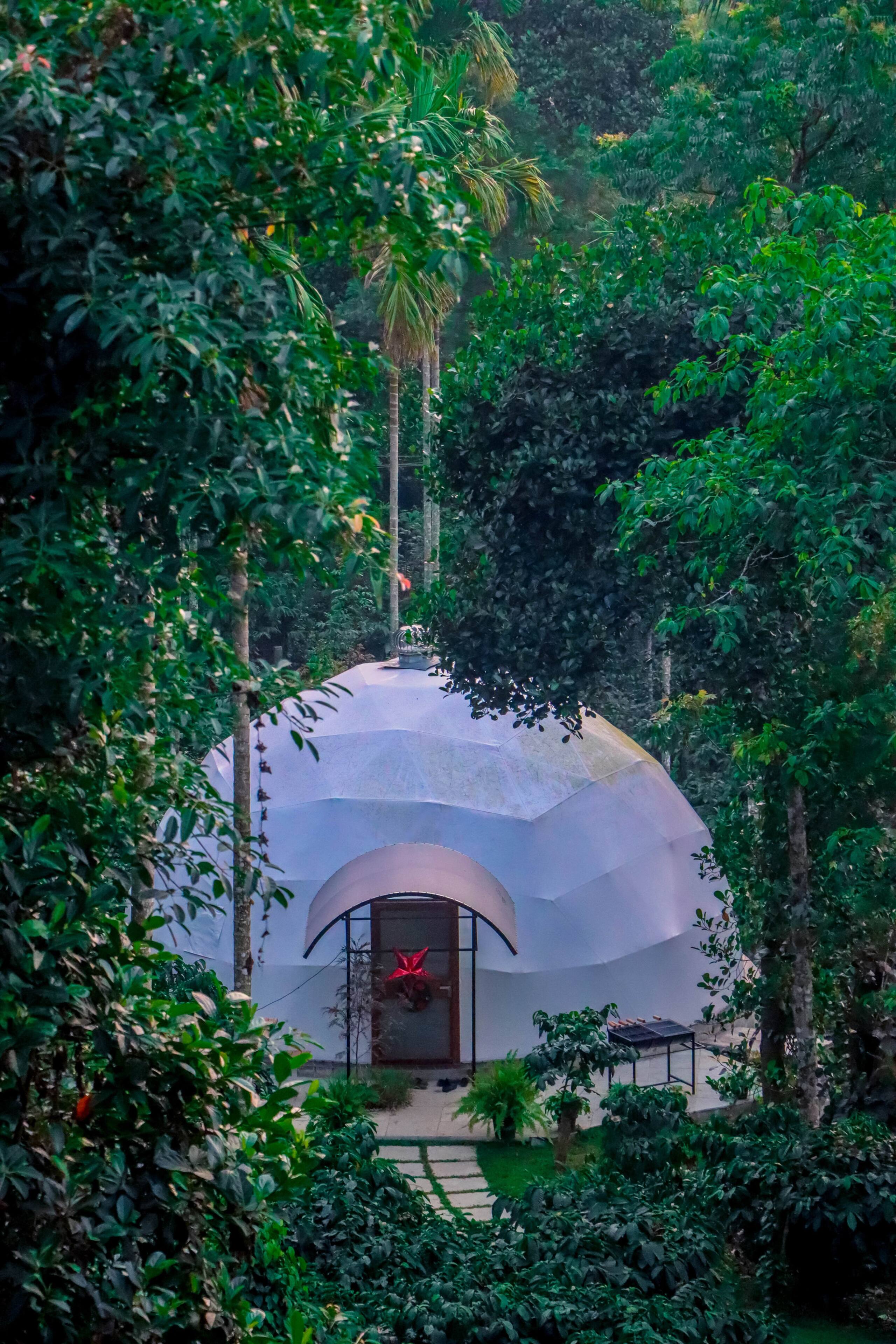 GeoLux - Lavish Dome Retreats.