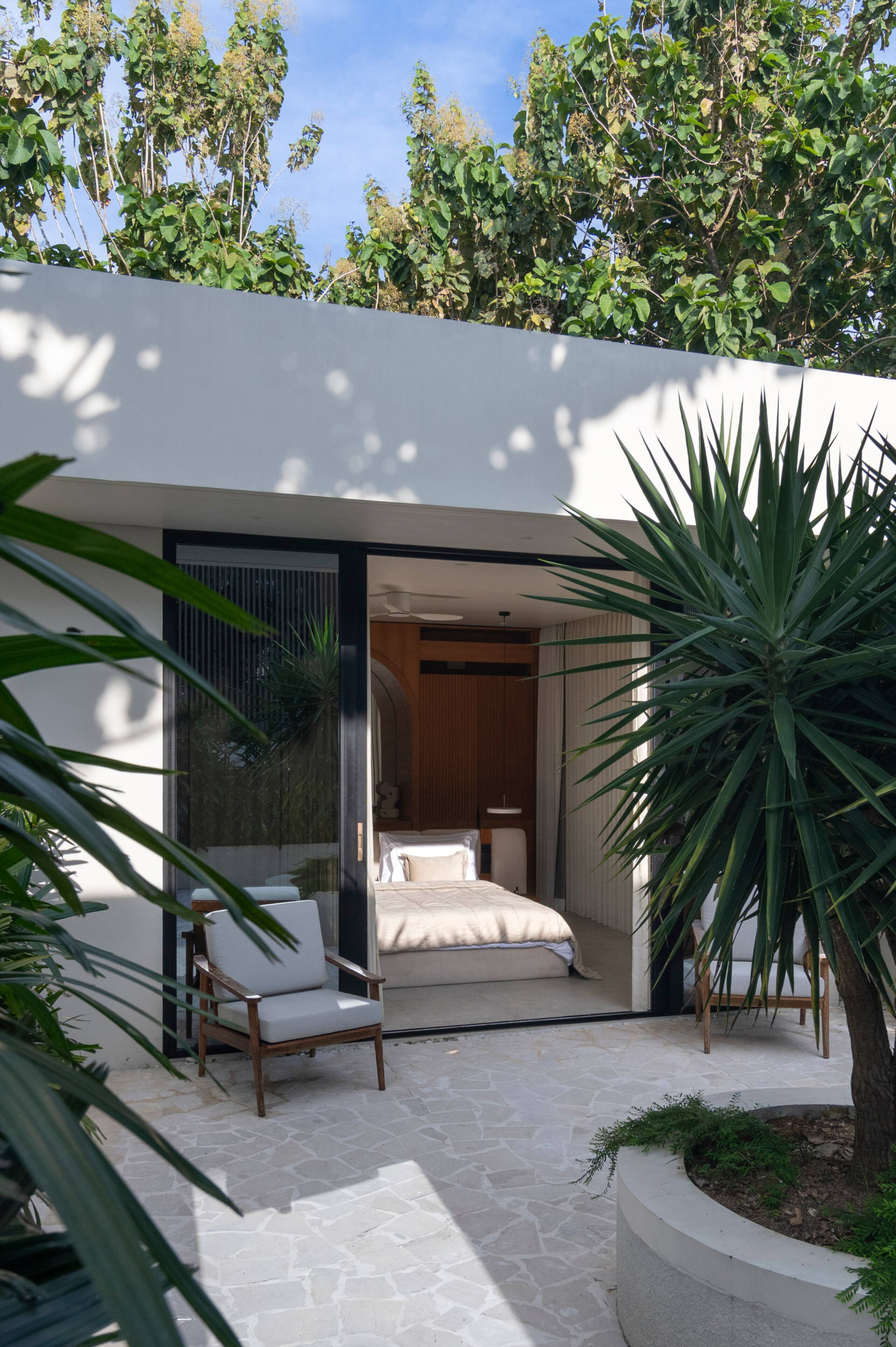 Designer 3BR Courtyard Villa — photo 2