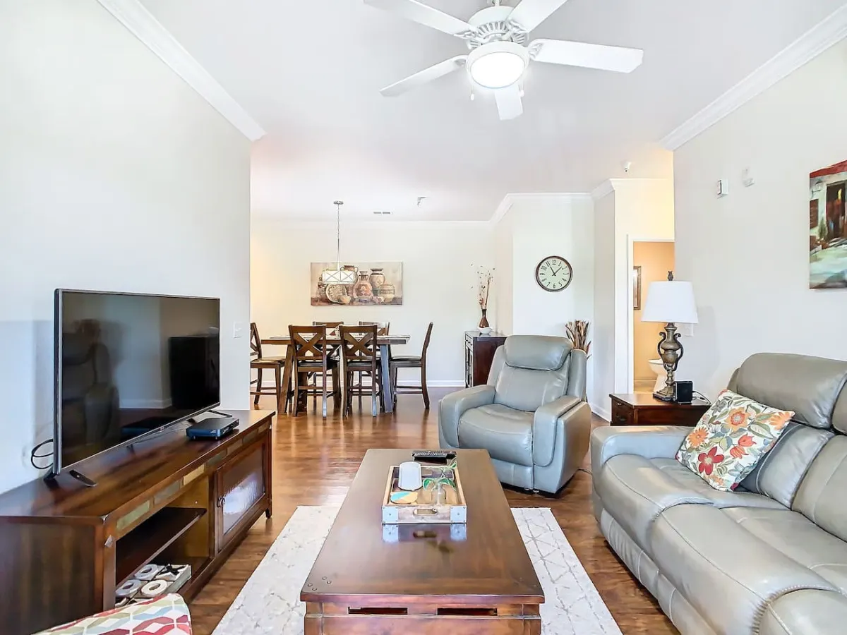 Stylish 3BR Near Disney 18