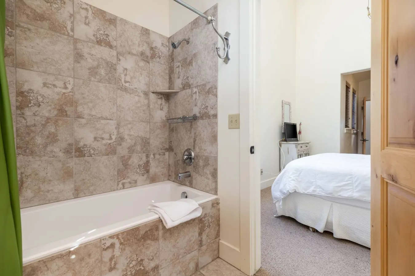 New! Mountain Retreat-Hot Tub, Views, Near Shops! 17