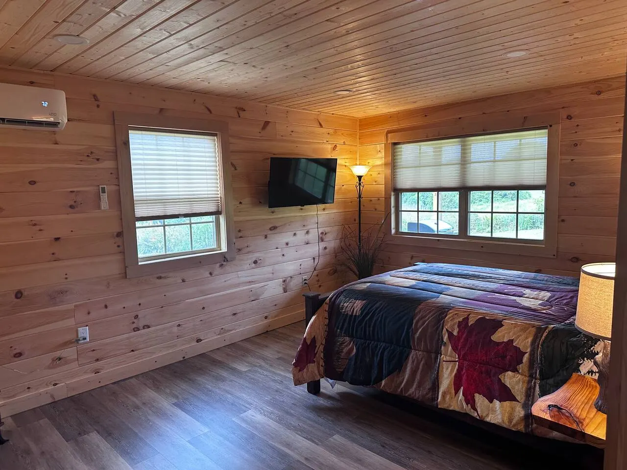 Sunset Bliss, cozy 1 bedroom, 1 loft cabin in the heart of Jonesborough, TN 11