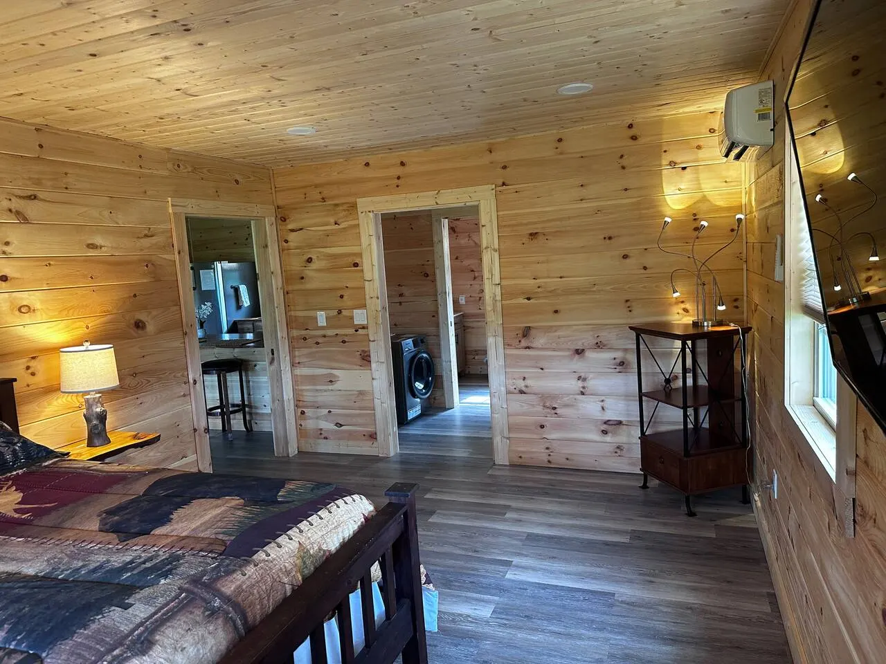 Sunset Bliss, cozy 1 bedroom, 1 loft cabin in the heart of Jonesborough, TN 12