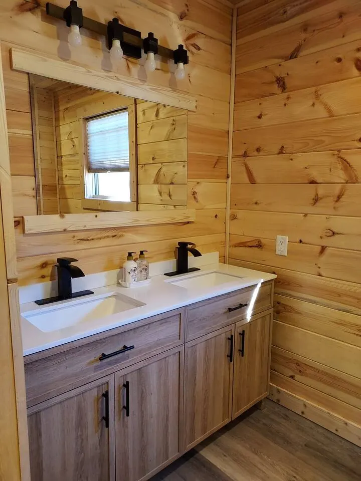Sunset Bliss, cozy 1 bedroom, 1 loft cabin in the heart of Jonesborough, TN 13
