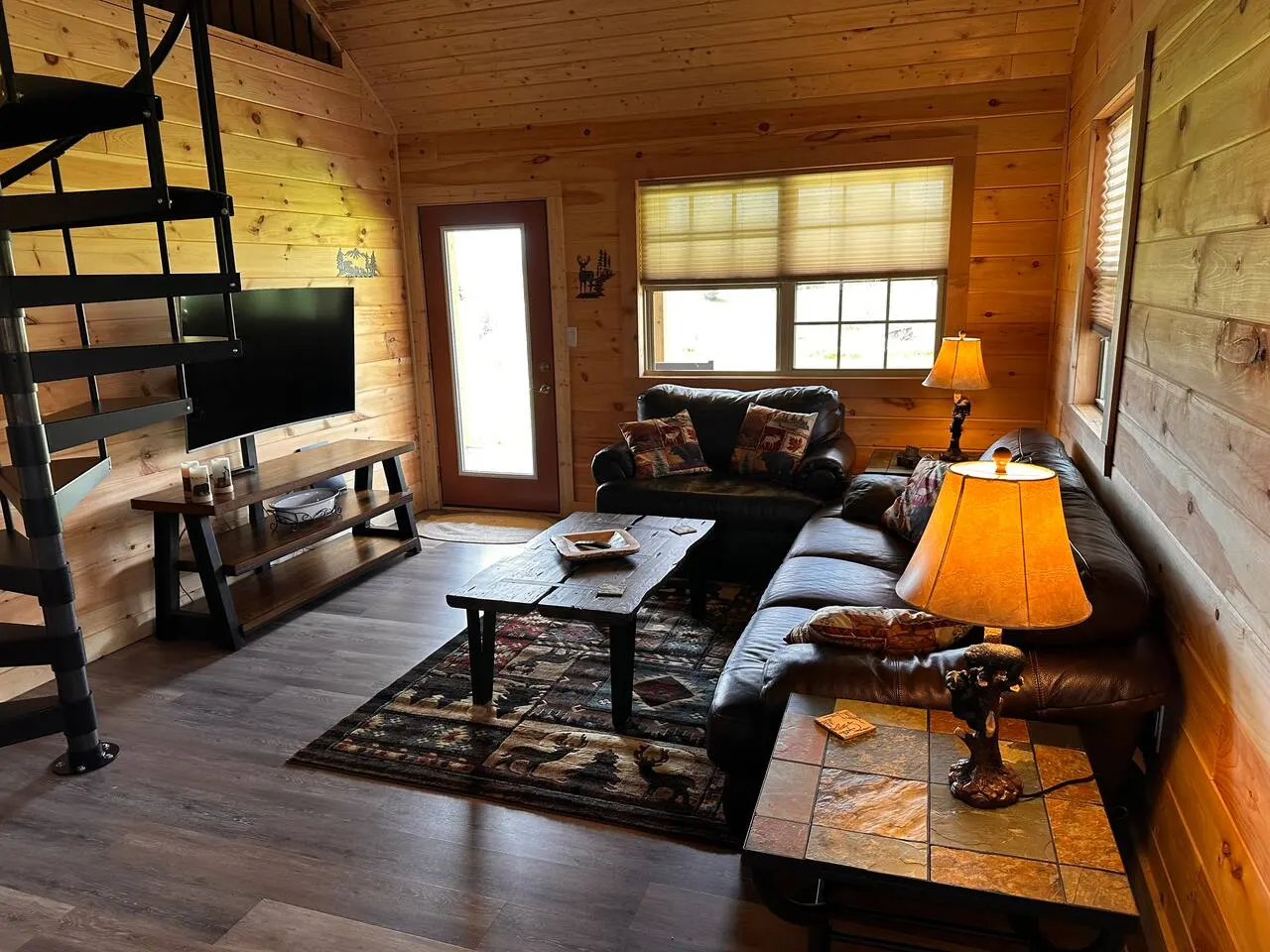 Sunset Bliss, cozy 1 bedroom, 1 loft cabin in the heart of Jonesborough, TN — photo 4