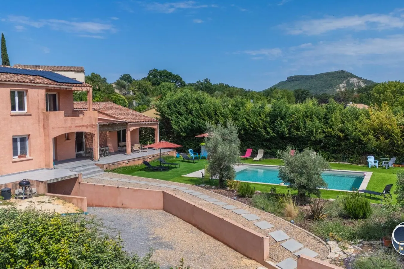 Belle villa climatisée, piscine et terrain clôturé 14