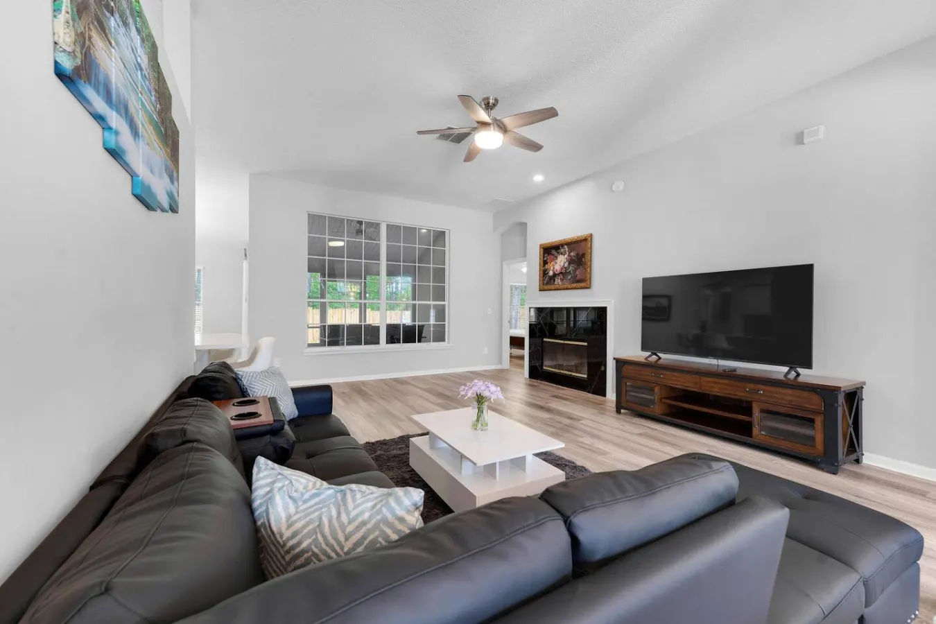 Unique Stylish 4BR@Beach College — photo 2