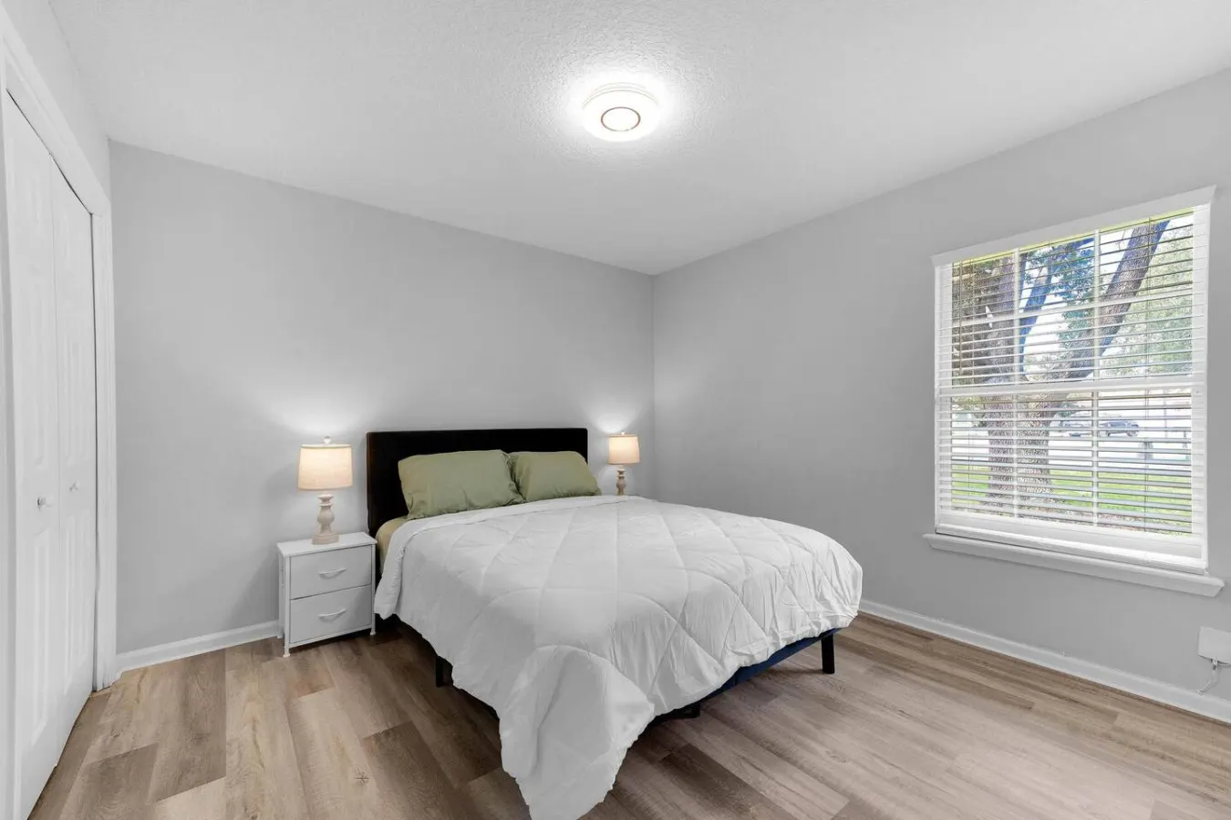 Unique Stylish 4BR@Beach College — photo 4