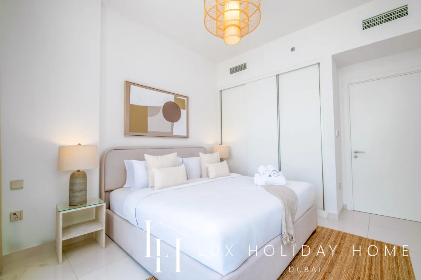LUX The Beach Vista Dubai Eye View Suite 14