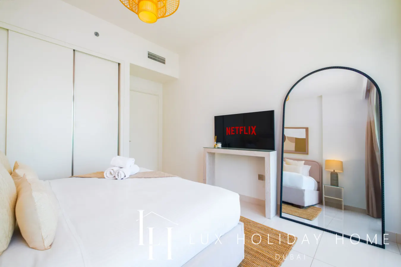 LUX The Beach Vista Dubai Eye View Suite 15