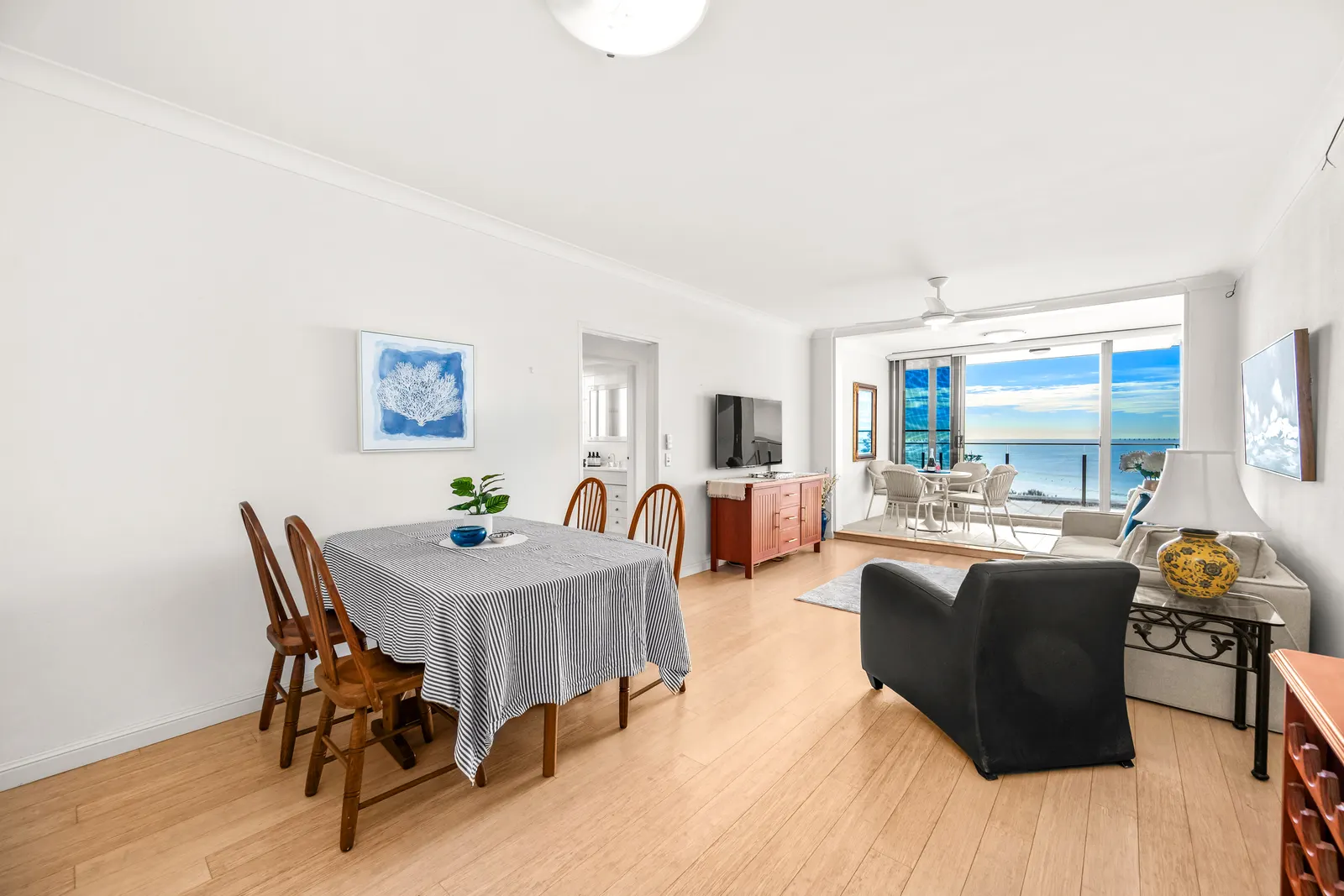 Drift Ocean Views Absolute Beachfront 14