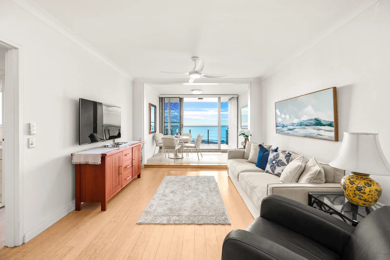 Drift Ocean Views Absolute Beachfront 16