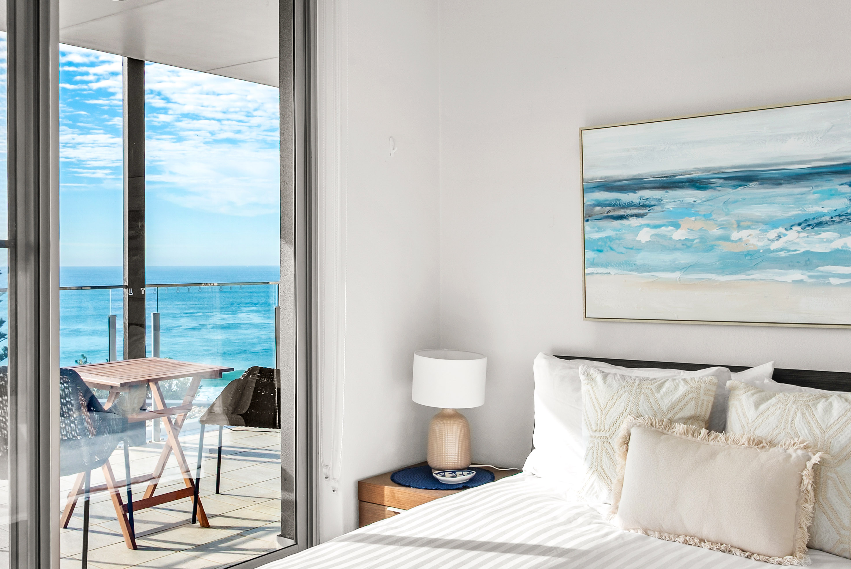 Drift | Ocean Views | Absolute Beachfront — photo 4