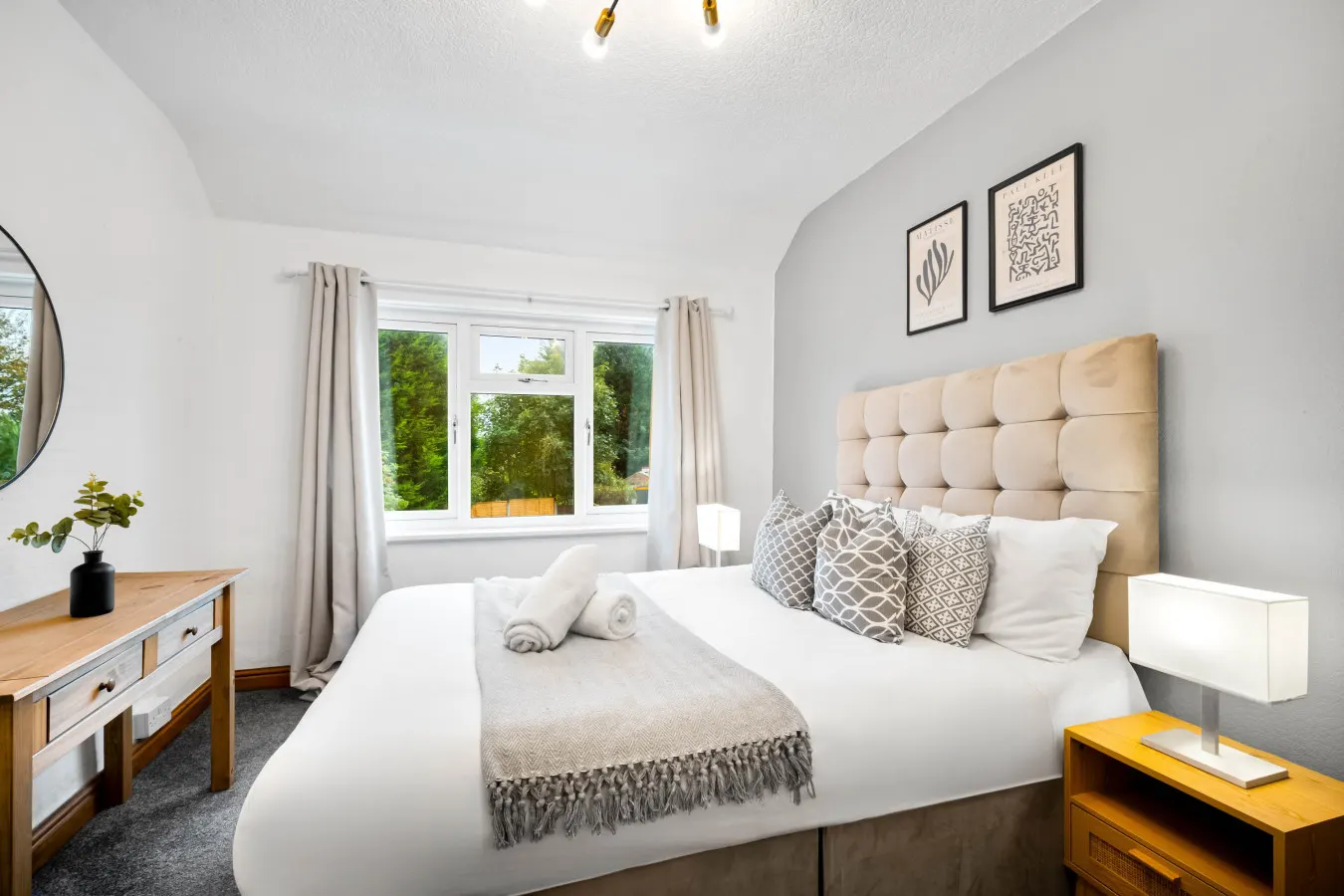 Three Bedroom House - Parking - Garden 2
