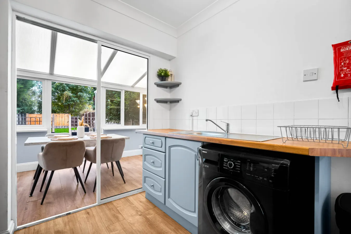 Three Bedroom House - Parking - Garden 10