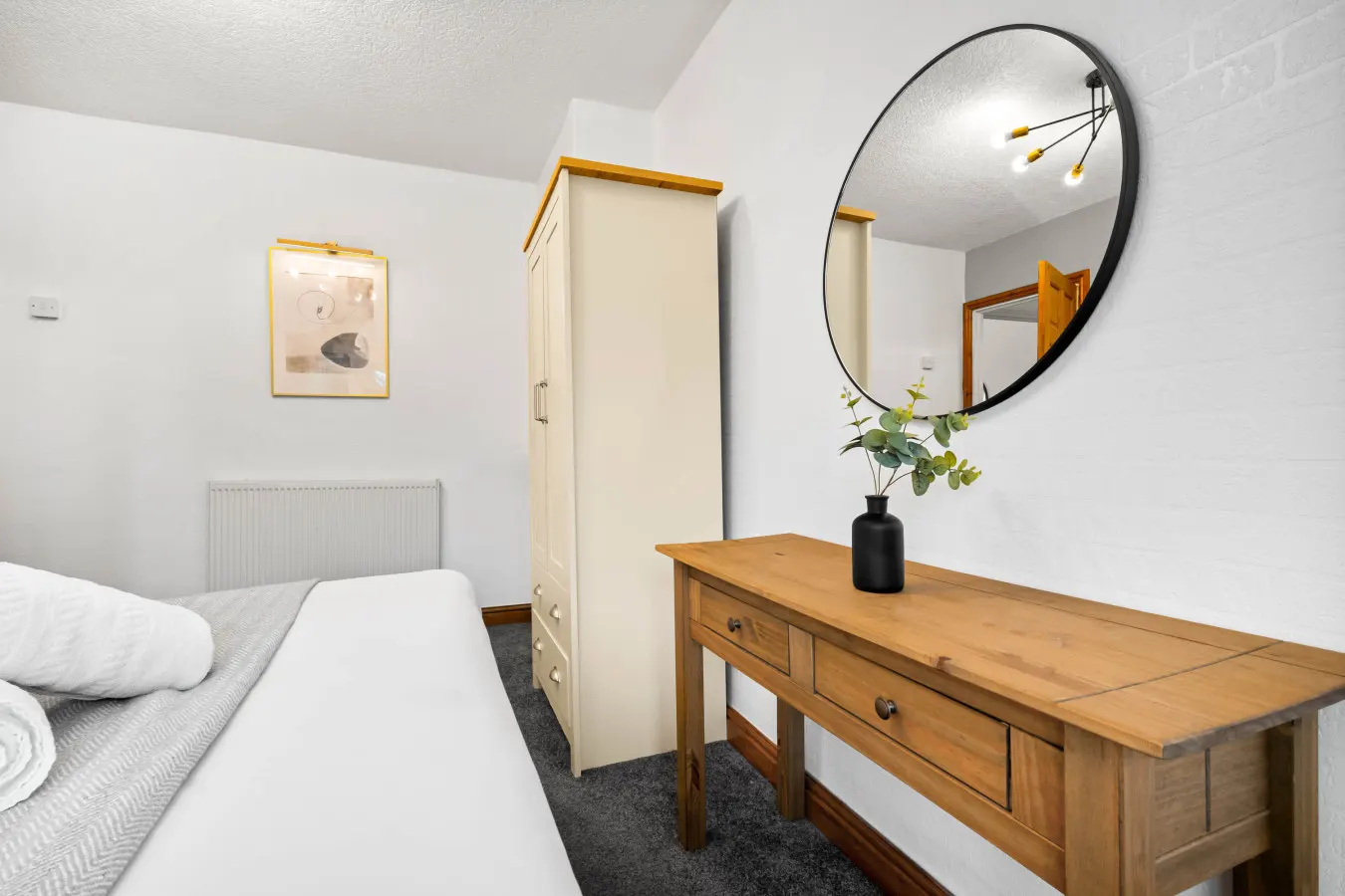 Three Bedroom House - Parking - Garden 17
