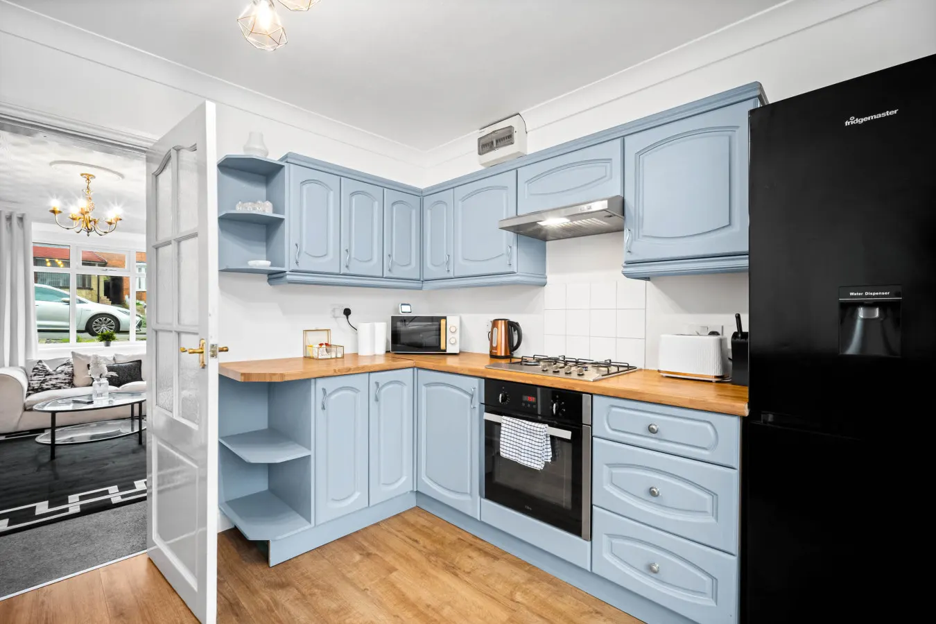 Three Bedroom House - Parking - Garden 4