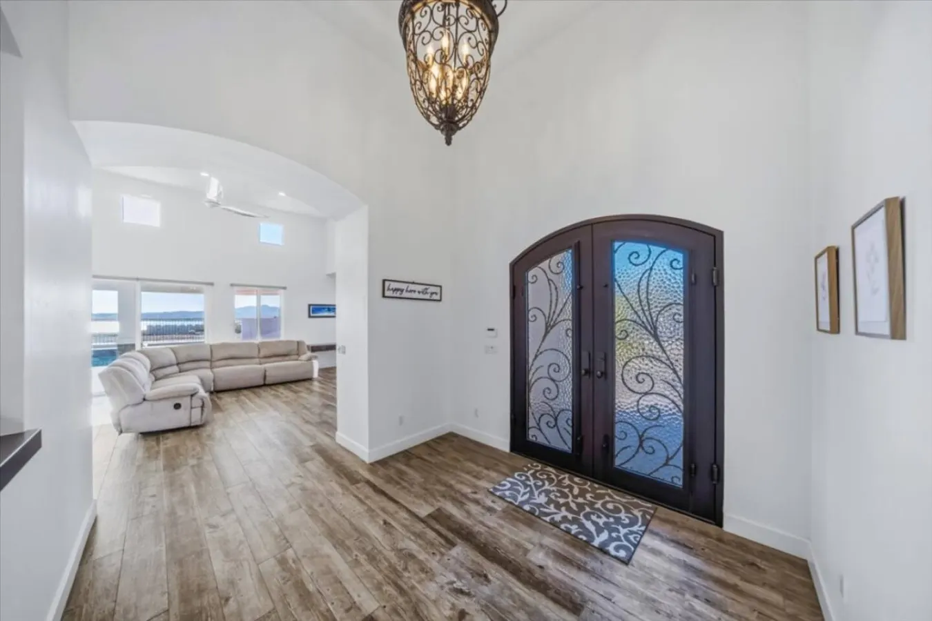 Luxury Cardinal Retreat - Pool, Spa, BBQ, Garage 16