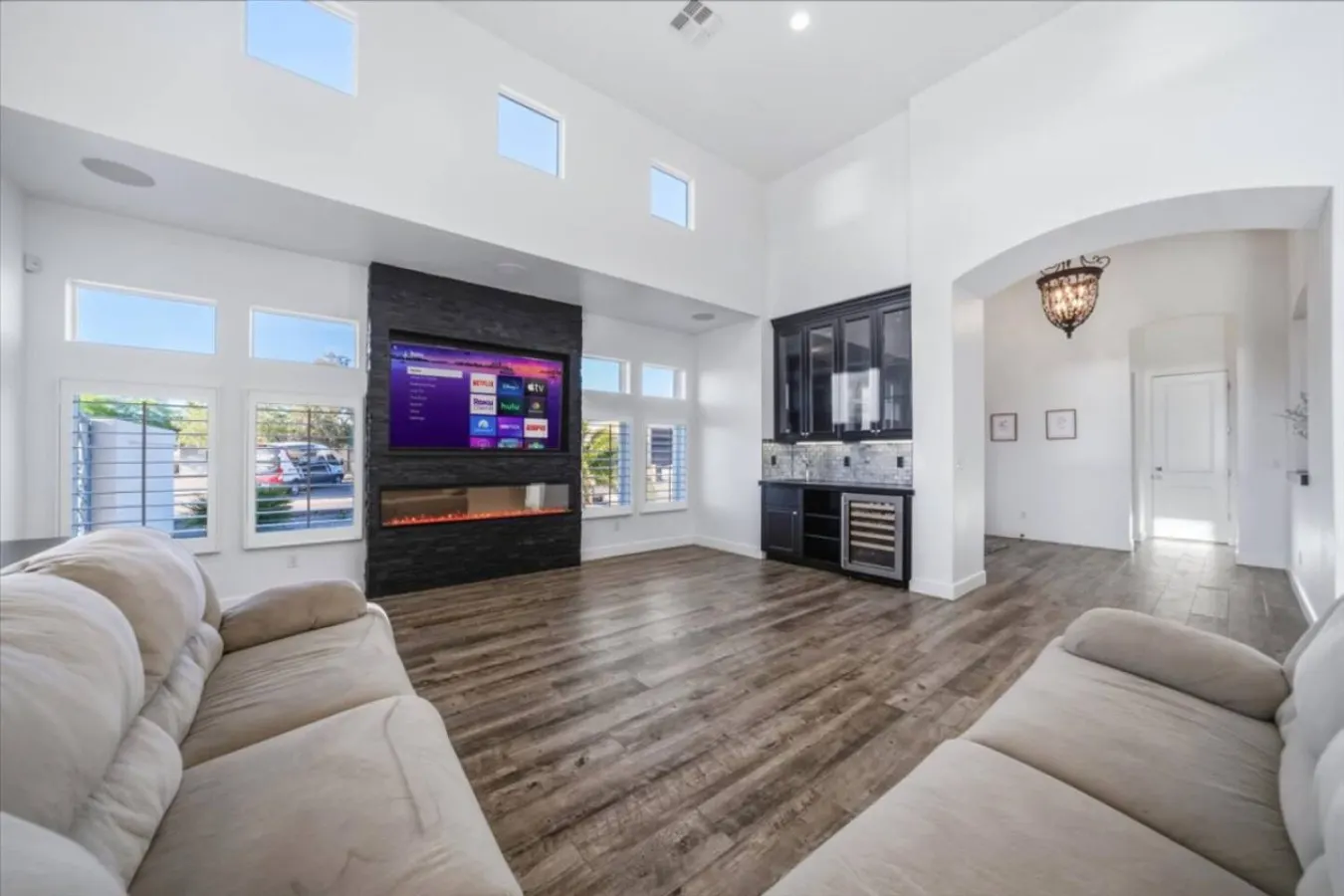 Luxury Cardinal Retreat - Pool, Spa, BBQ, Garage 18