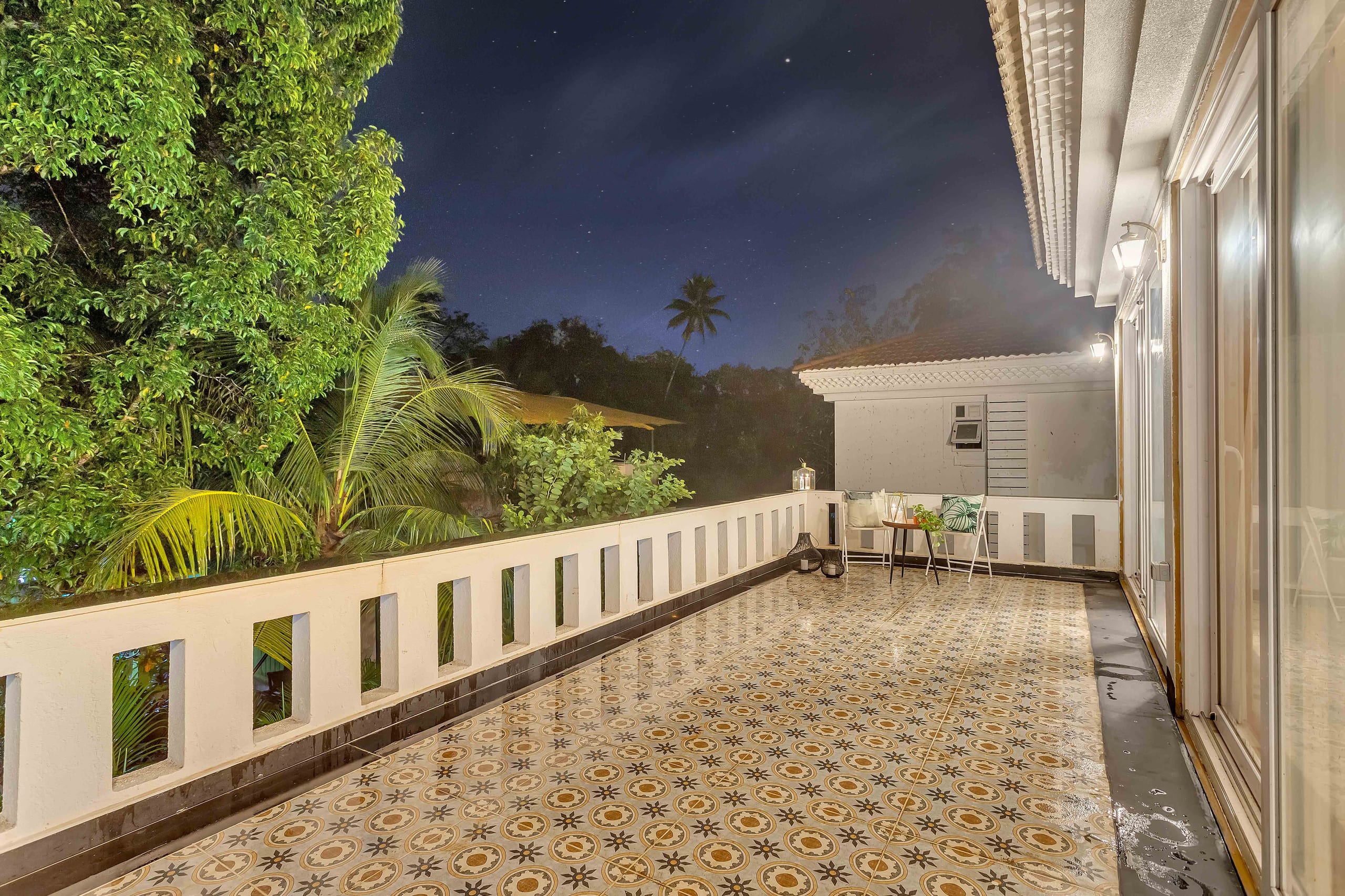 Flores: 3BHK Pvt Pool- Nr Ozran Beach w/Caretaker 35