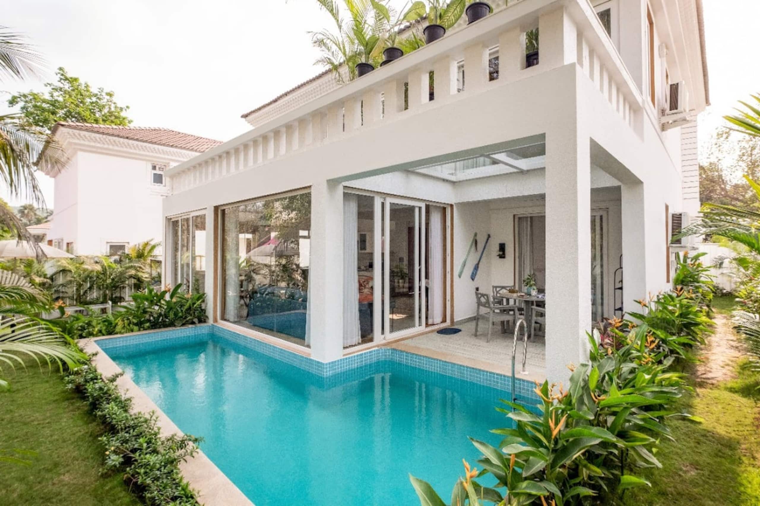 Flores: 3BHK Pvt Pool- Nr Ozran Beach w/Caretaker 1