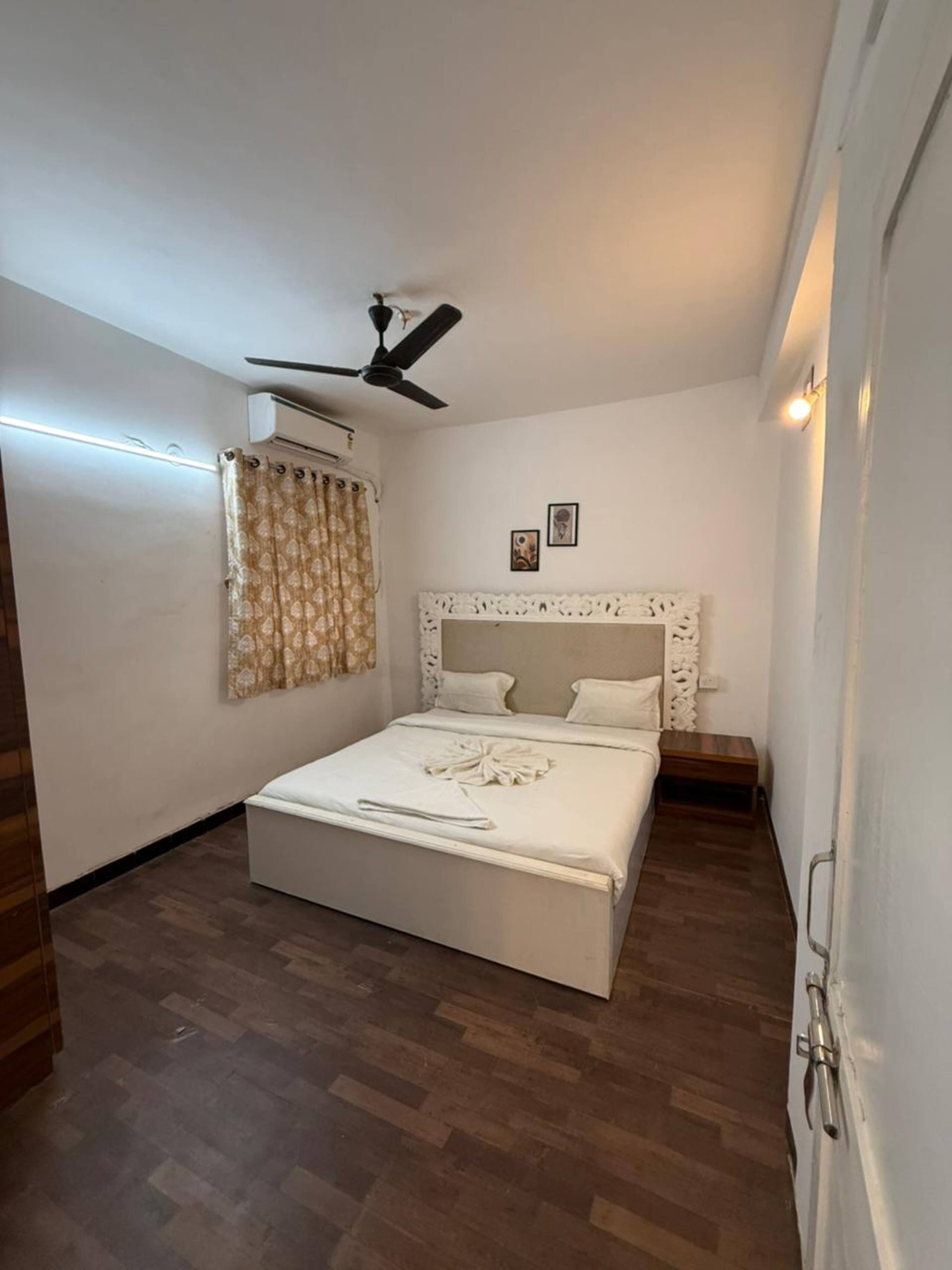 RoomzAway 2BHK NearBeach|WiFi|Kitchen|Parking 14