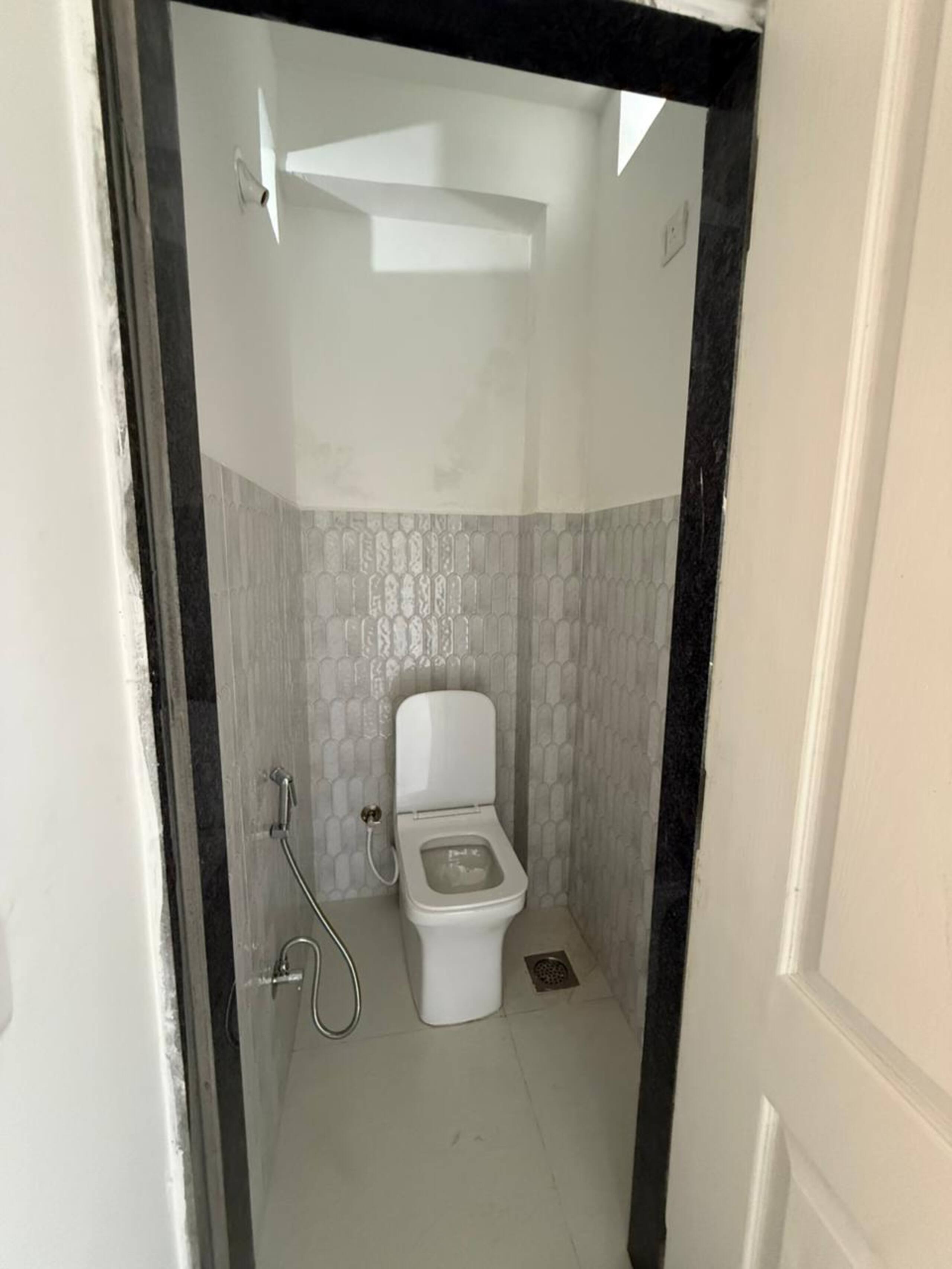 RoomzAway 2BHK NearBeach|WiFi|Kitchen|Parking 18