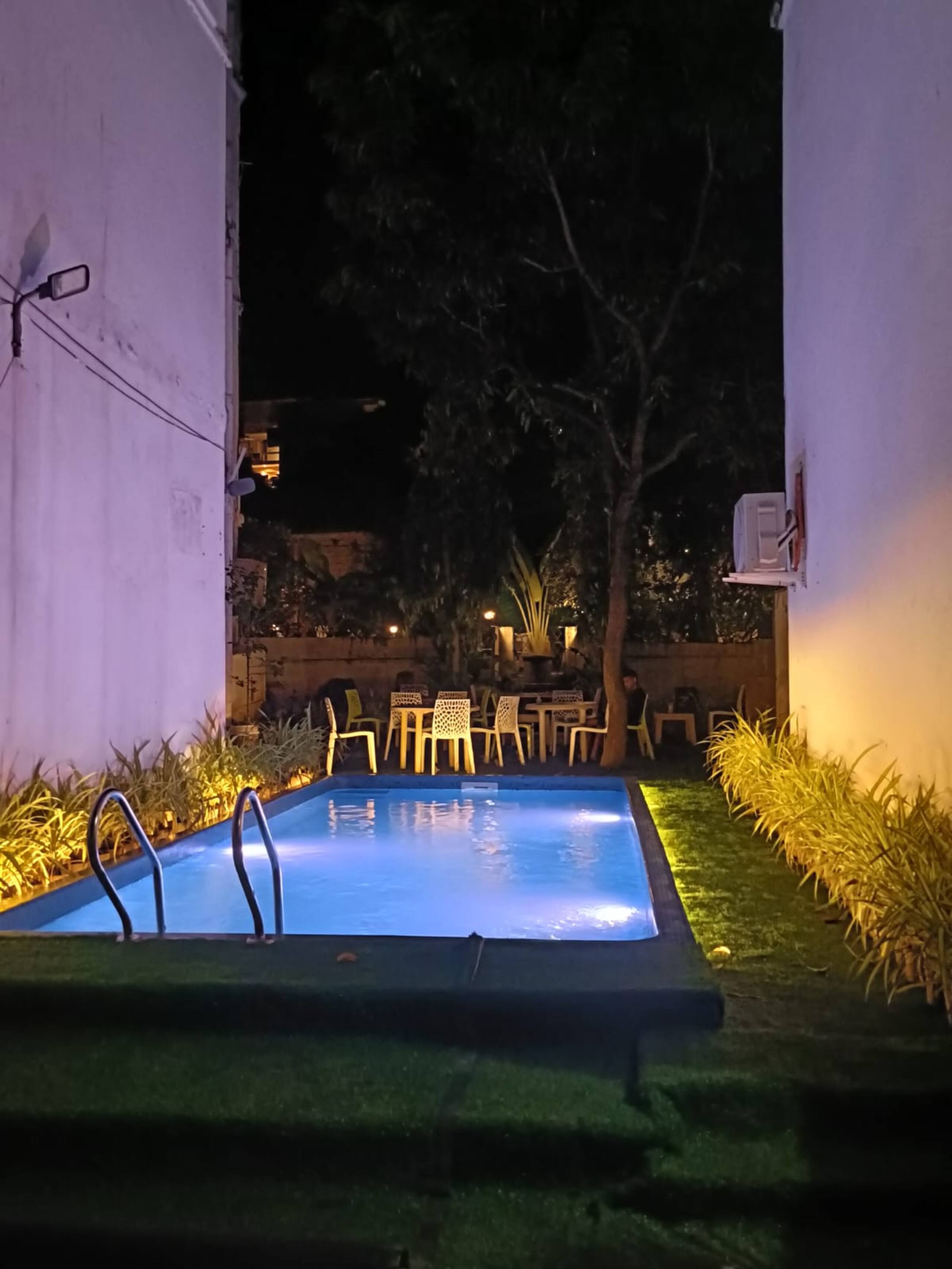 RoomzAway 2BHK NearBeach|WiFi|Kitchen|Parking 1