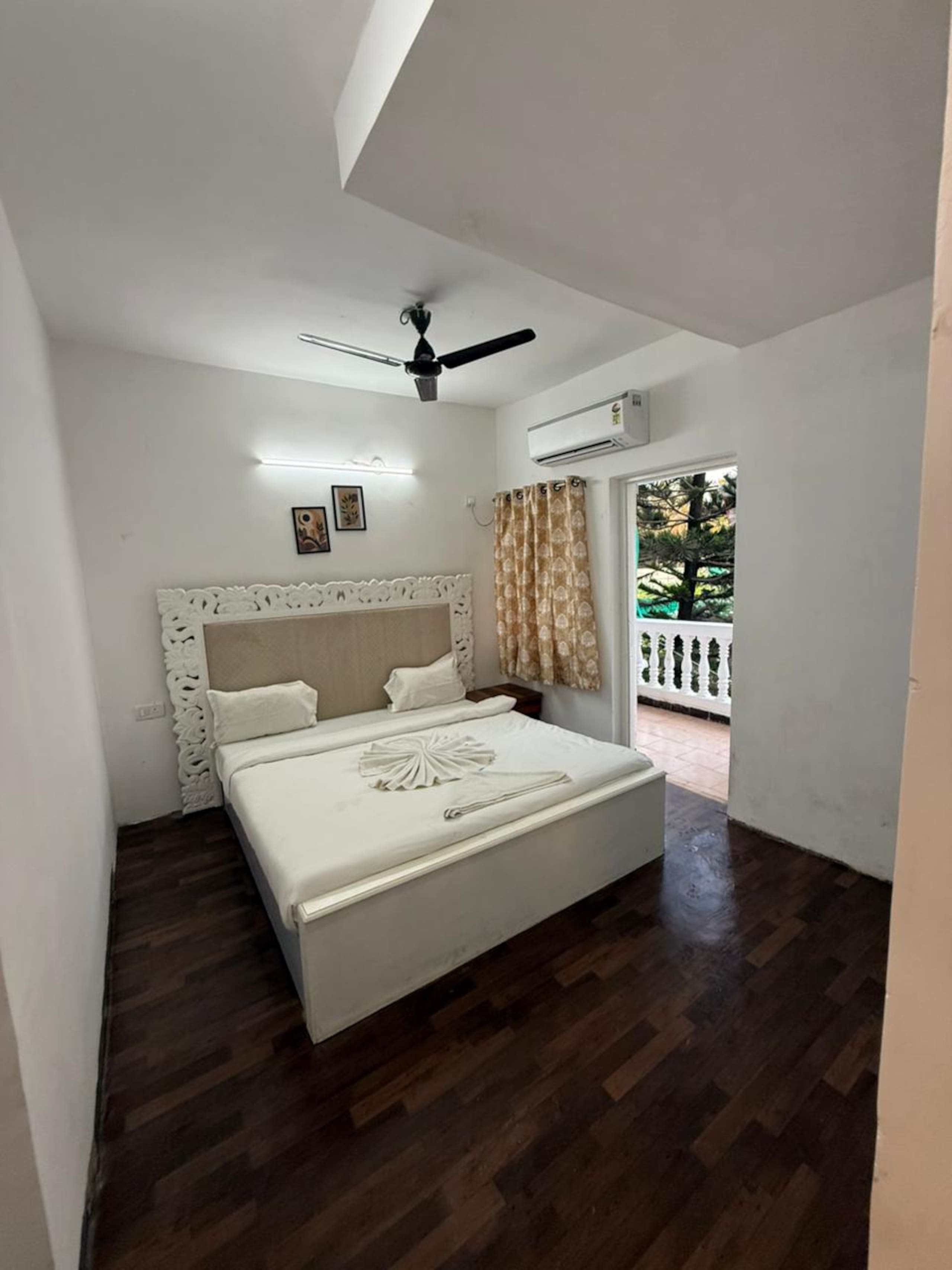 RoomzAway 2BHK NearBeach|WiFi|Kitchen|Parking 2