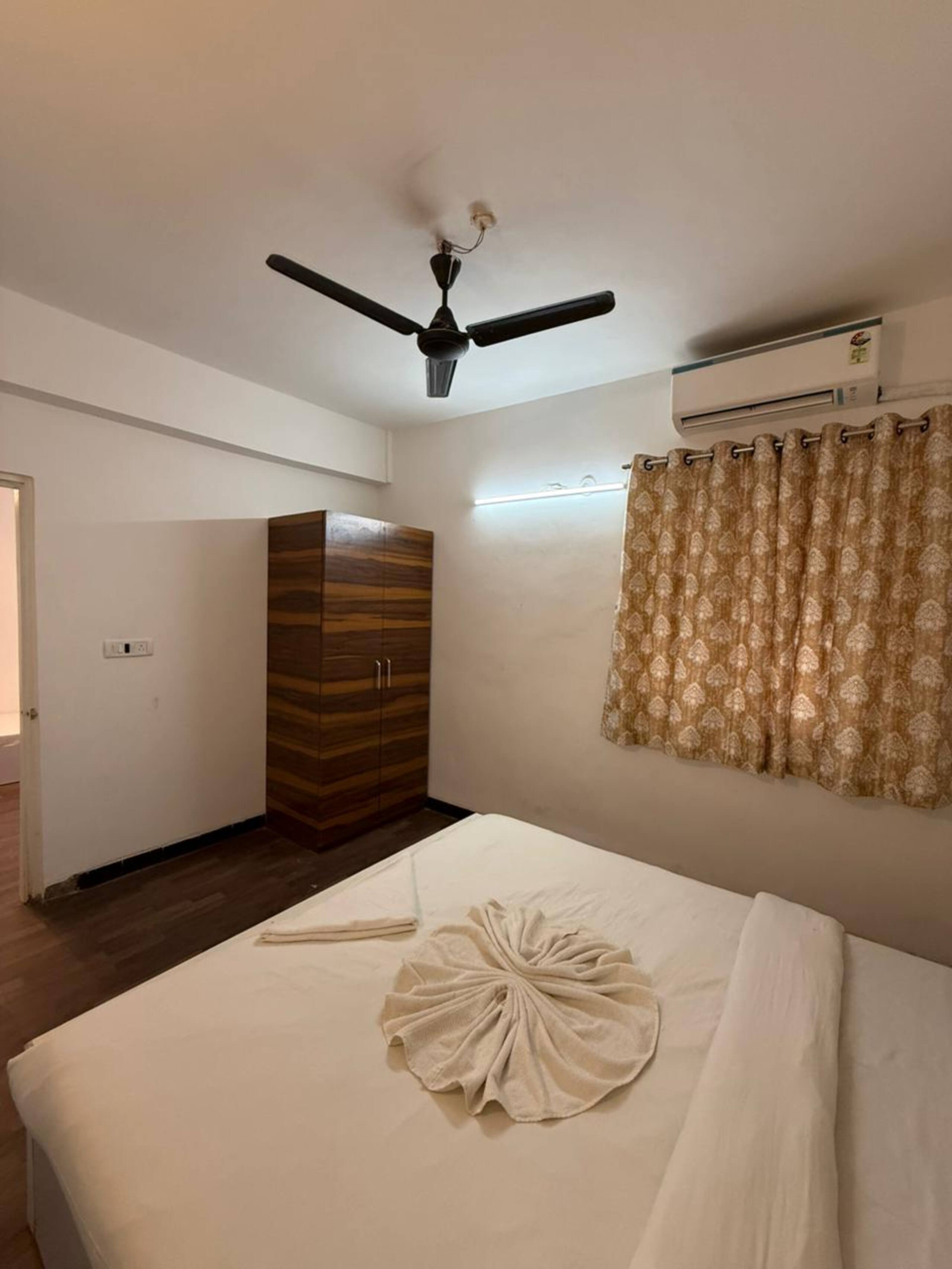 RoomzAway 2BHK NearBeach|WiFi|Kitchen|Parking 13