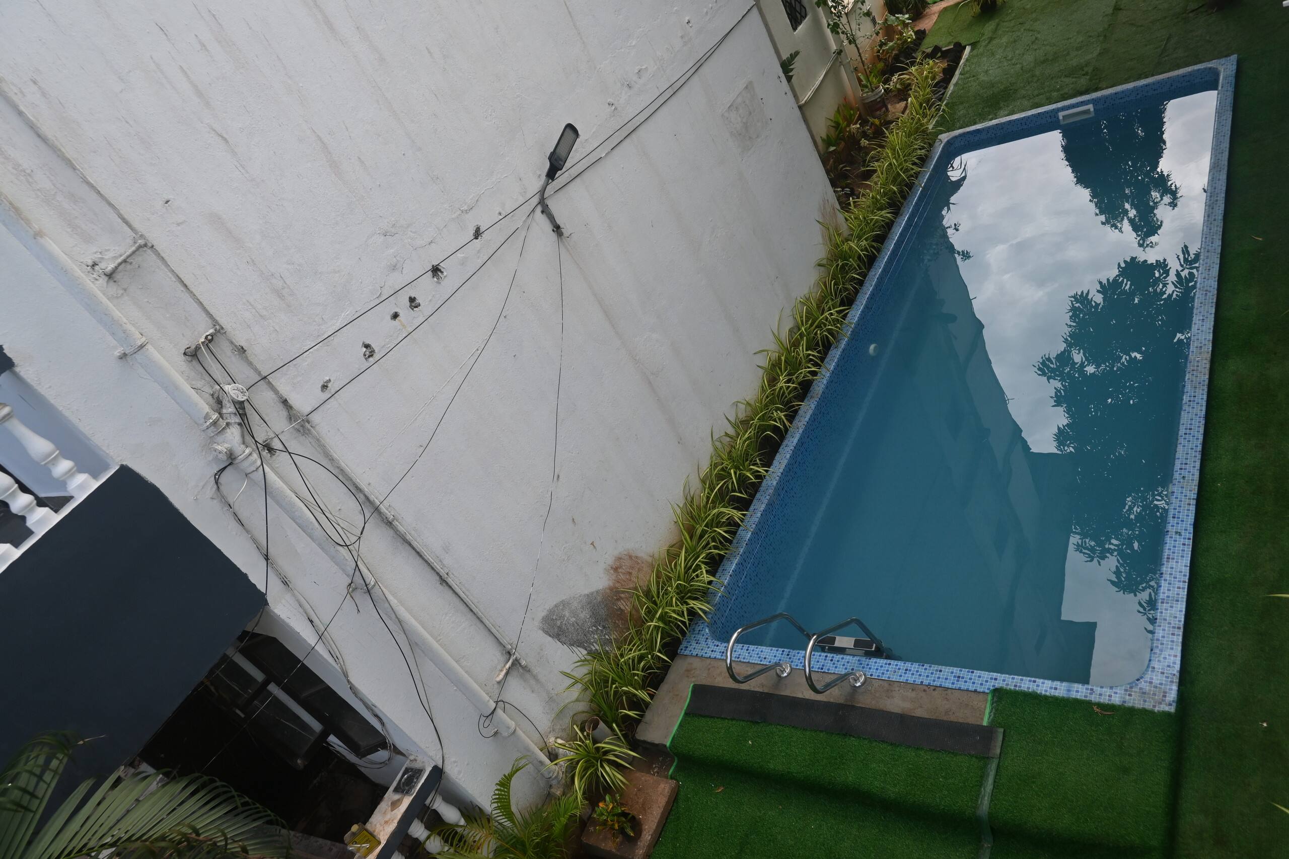 RoomzAway 2BHK NearBeach|WiFi|Kitchen|Parking 24