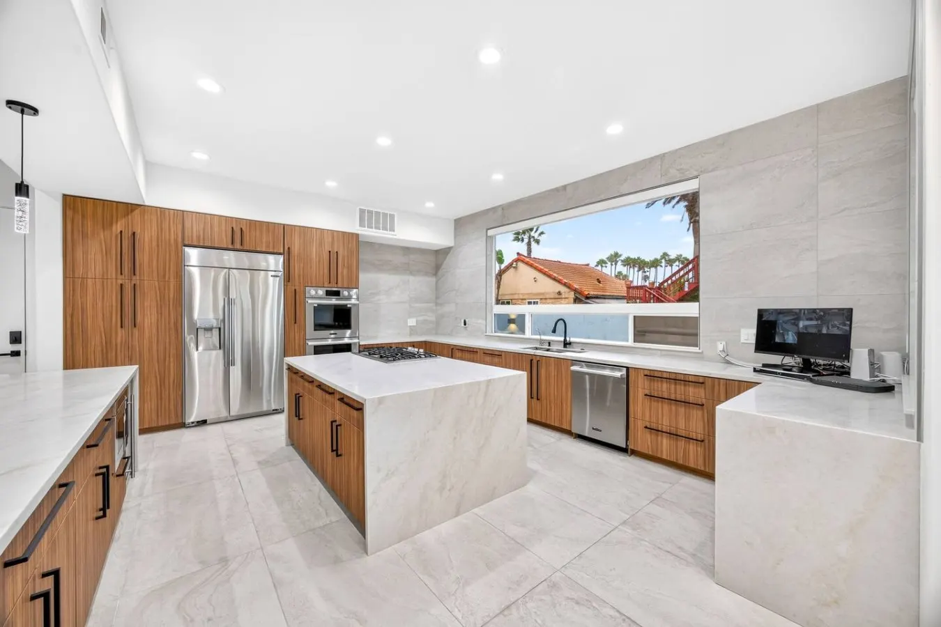 Ocean Lane Luxury - 4B 4BA Private Elegance w Pool 14