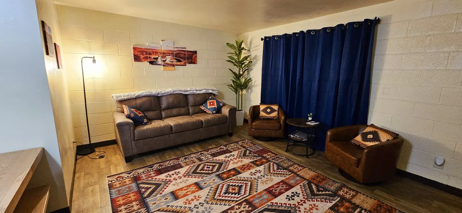 Page 1Bd, 1Ba King, Brkfst, Boat Parking, Washer/Dryer, Sleeps 4, BBQ, Unit 125