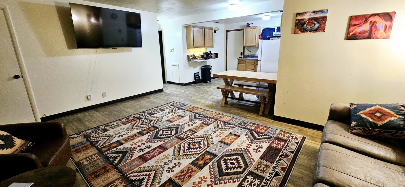 Page 1Bd, 1Ba King, Brkfst, Boat Parking, Washer/Dryer, Sleeps 4, BBQ, Unit 125 2