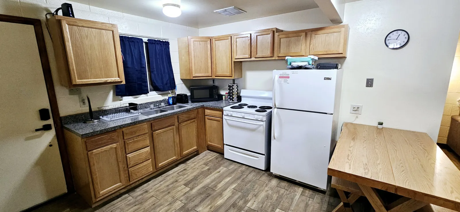 Page 1Bd, 1Ba King, Brkfst, Boat Parking, Washer/Dryer, Sleeps 4, BBQ, Unit 125 4