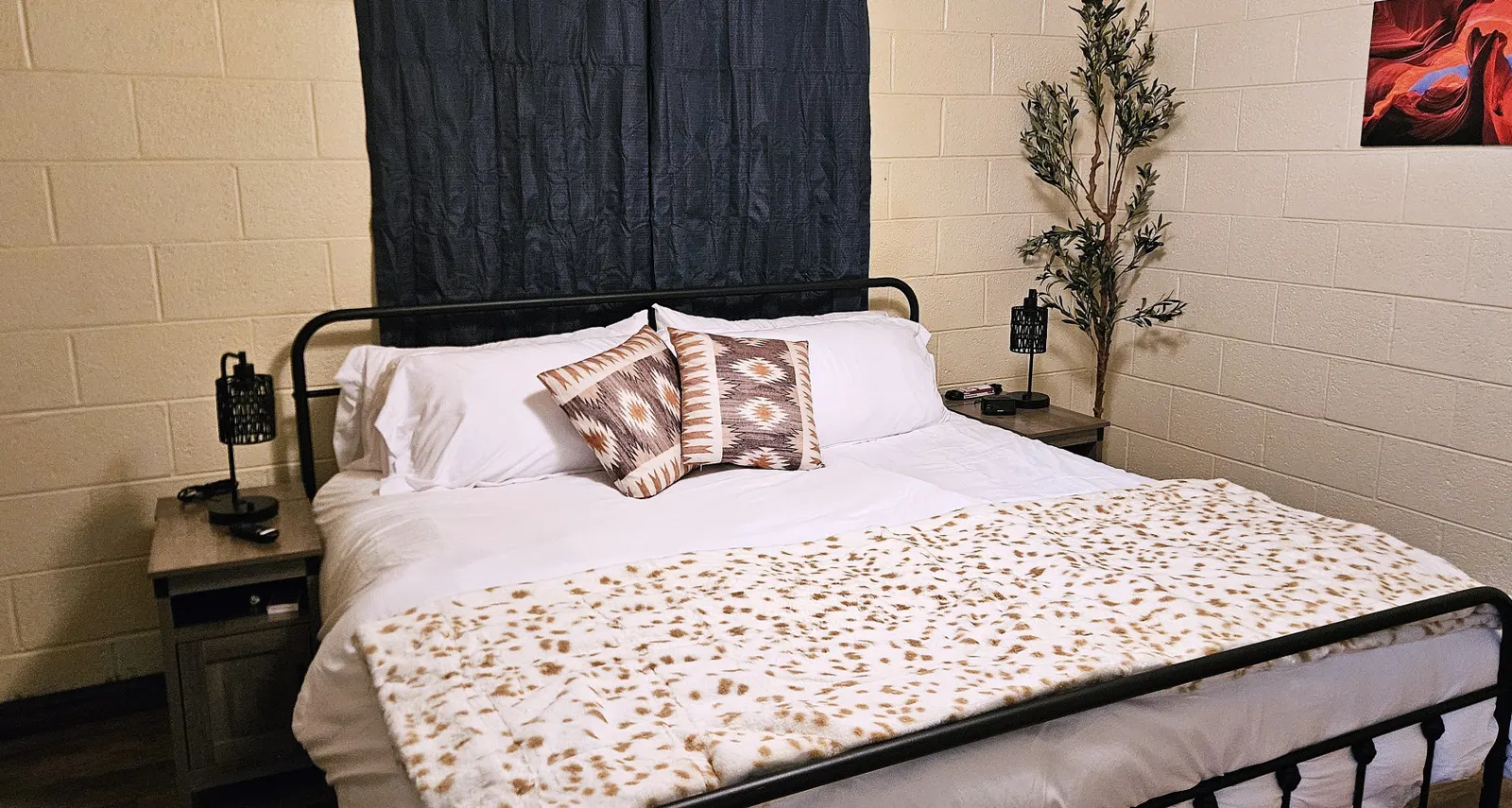 Page 1Bd, 1Ba King, Brkfst, Boat Parking, Washer/Dryer, Sleeps 4, BBQ, Unit 125 8